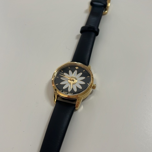 Daisy Kate Spade Watch - Picture 2 of 5